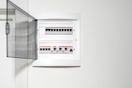 D&eacute;pannage &eacute;lectrique &agrave; Aigues-Mortes, quand et qui contacter ?